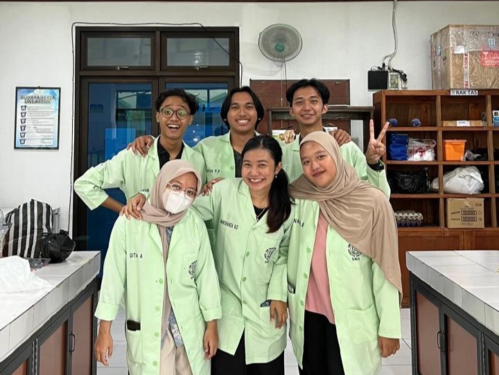 Lab Assistant foto 1